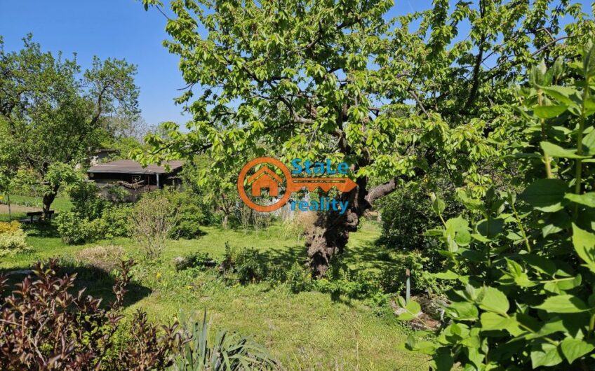 Prodej zděné, podsklepené chaty se zahradou 371 m2