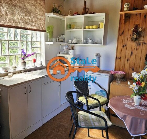 Prodej zděné, podsklepené chaty se zahradou 371 m2