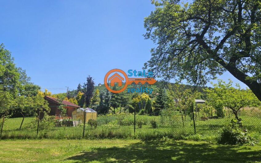 Prodej stavebního pozemku se stavbou s č.e. a sítěmi o celkové rozloze 2.582 m2