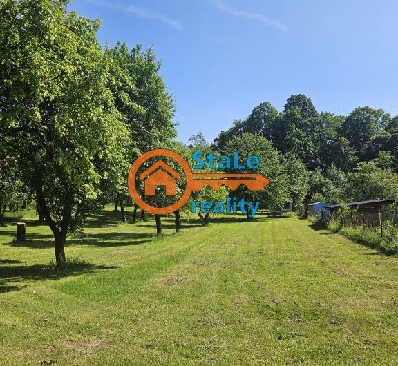 Prodej stavebního pozemku se stavbou s č.e. a sítěmi o celkové rozloze 2.582 m2