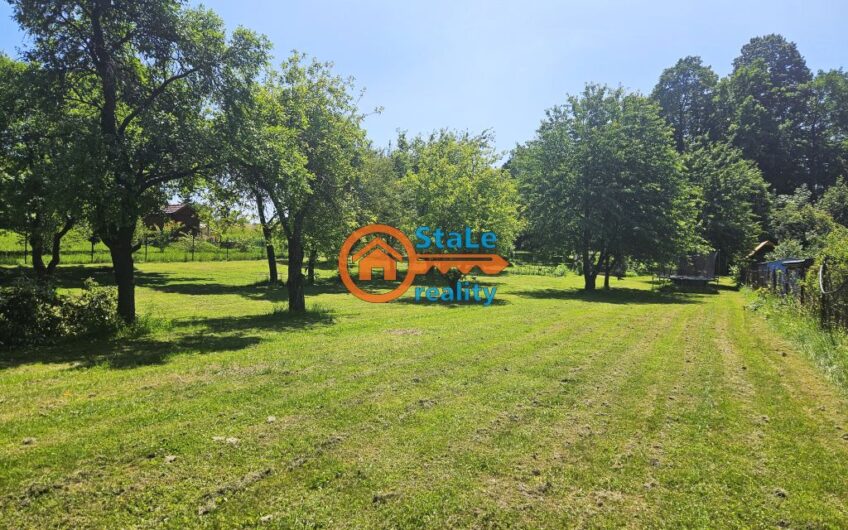 Prodej stavebního pozemku se stavbou s č.e. a sítěmi o celkové rozloze 2.582 m2