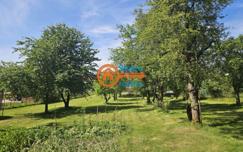 Prodej stavebního pozemku se stavbou s č.e. a sítěmi o celkové rozloze 2.582 m2