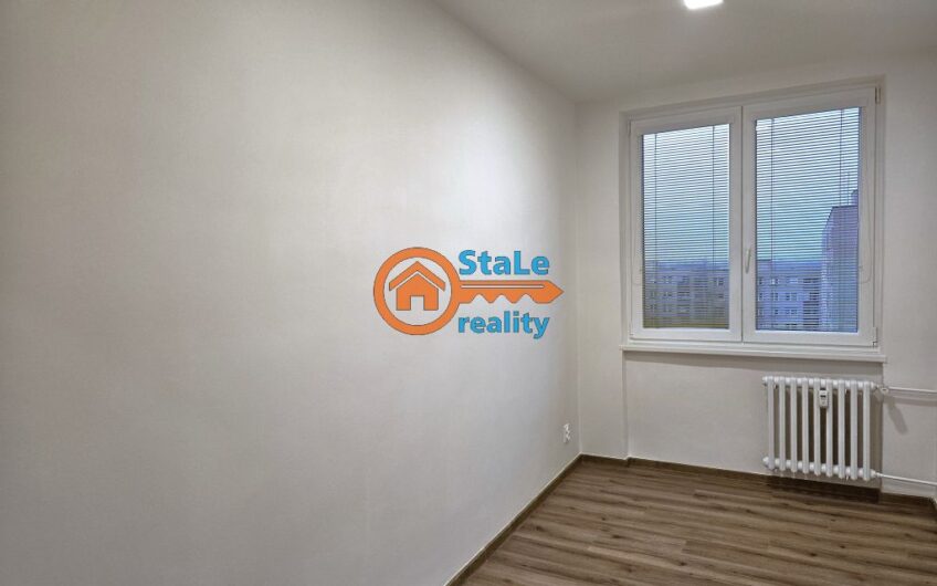 Prodej luxusního dr. bytu 3+1 se zasklenou lodžií a komorou 75 m2