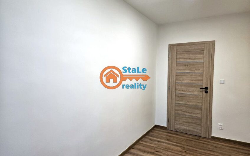 Prodej luxusního dr. bytu 3+1 se zasklenou lodžií a komorou 75 m2