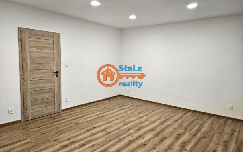 Prodej luxusního dr. bytu 3+1 se zasklenou lodžií a komorou 75 m2