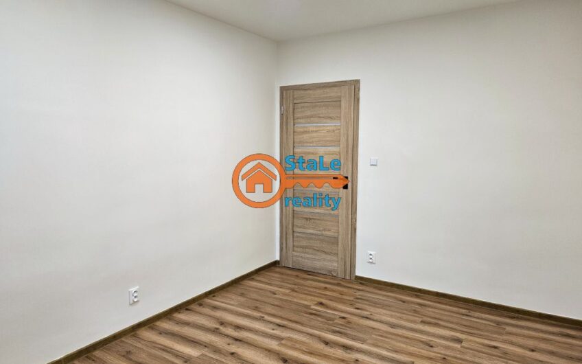 Prodej luxusního dr. bytu 3+1 se zasklenou lodžií a komorou 75 m2