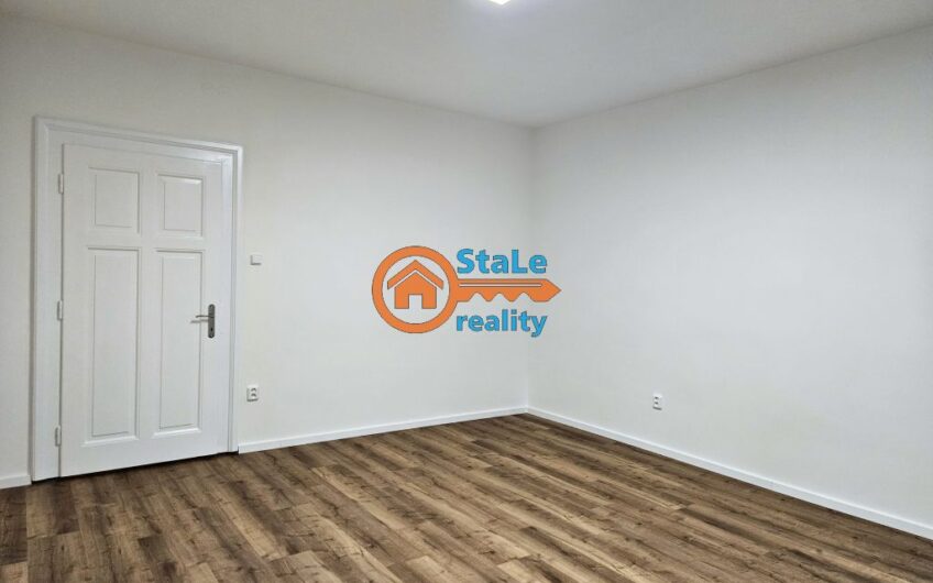 Prodej nadstandardního bytu 3+1 po kompletní rekonstrukci v cihlovém domě 91 m2 se zahrádkou