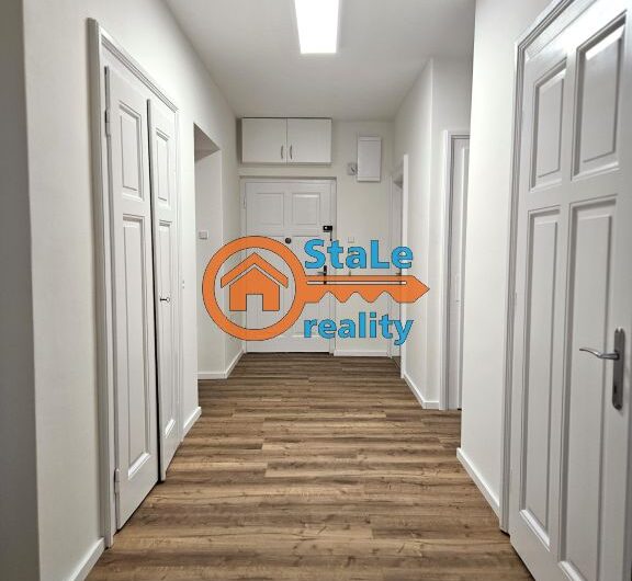 Prodej nadstandardního bytu 3+1 po kompletní rekonstrukci v cihlovém domě 91 m2 se zahrádkou