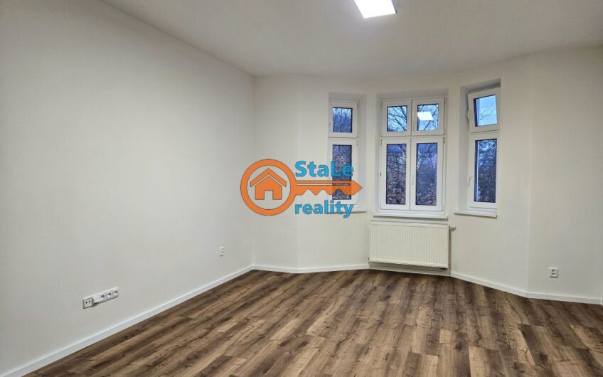 Prodej nadstandardního bytu 3+1 po kompletní rekonstrukci v cihlovém domě 91 m2 se zahrádkou