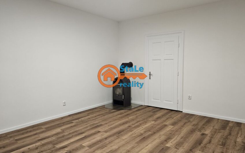 Prodej nadstandardního bytu 3+1 po kompletní rekonstrukci v cihlovém domě 91 m2 se zahrádkou