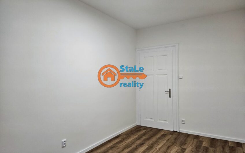 Prodej nadstandardního bytu 3+1 po kompletní rekonstrukci v cihlovém domě 91 m2 se zahrádkou