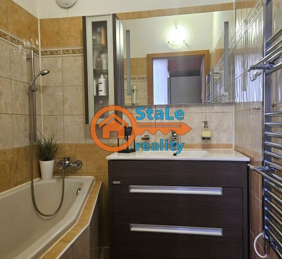 Prodej bytu 4+1 se zasklenou lodžií v osobním vlastnictví  80 m2