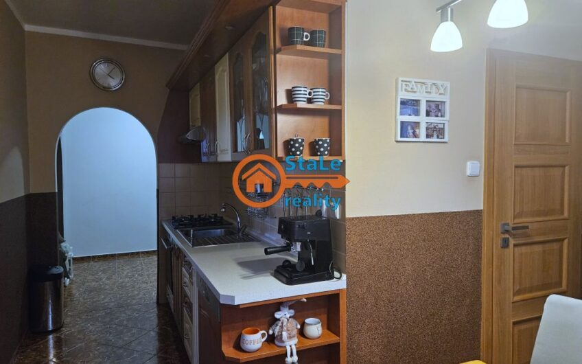 Prodej bytu 4+1 se zasklenou lodžií v osobním vlastnictví  80 m2