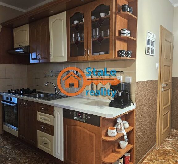 Prodej bytu 4+1 se zasklenou lodžií v osobním vlastnictví  80 m2