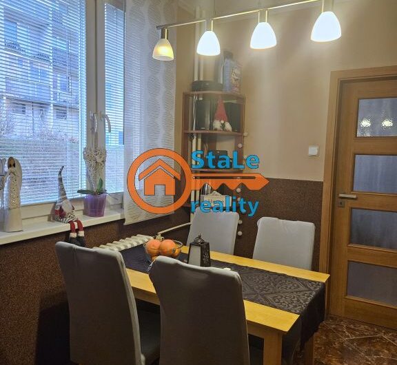 Prodej bytu 4+1 se zasklenou lodžií v osobním vlastnictví  80 m2