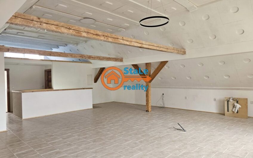 Pronájem dvougeneračního rodinného domu se zahradou 150 m2