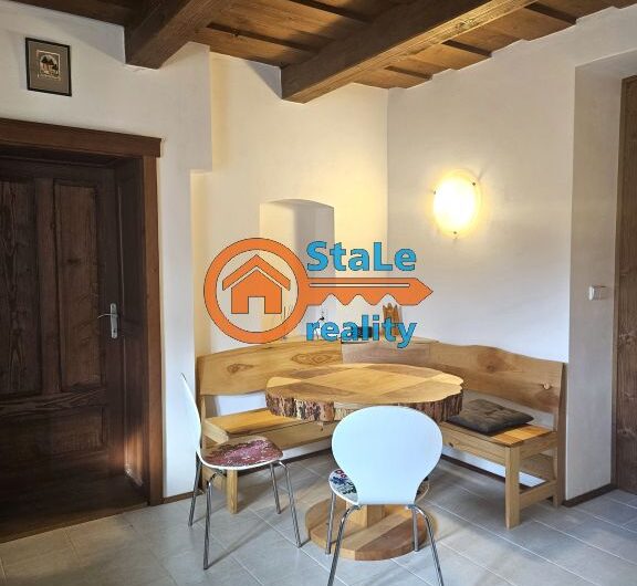 Pronájem dvougeneračního rodinného domu se zahradou 150 m2