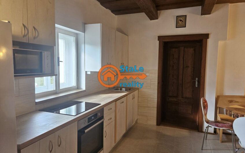 Pronájem dvougeneračního rodinného domu se zahradou 150 m2