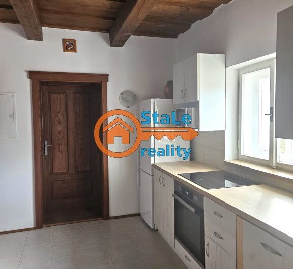 Pronájem dvougeneračního rodinného domu se zahradou 150 m2