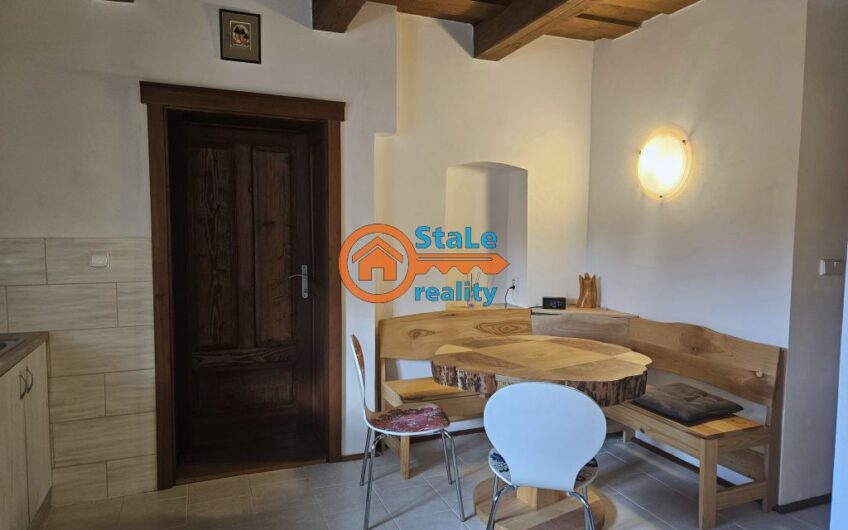 Pronájem dvougeneračního rodinného domu se zahradou 150 m2