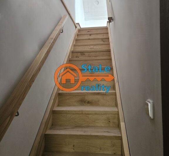 Pronájem dvougeneračního rodinného domu se zahradou 150 m2