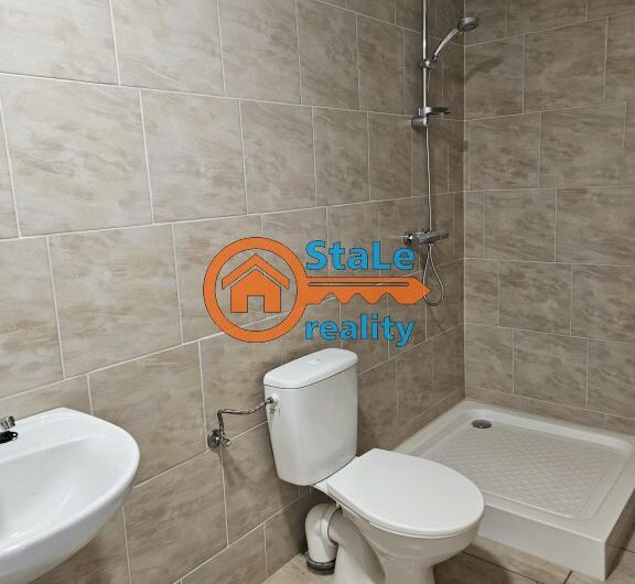 Pronájem dvougeneračního rodinného domu se zahradou 150 m2