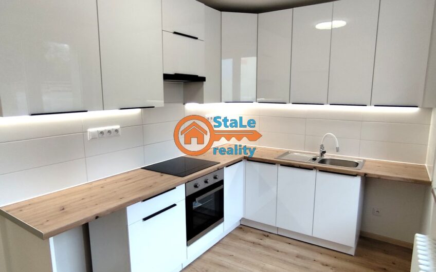 Pronájem luxusního, nově zrekonstruovaného bytu 2+1 s lodžií  54 m2