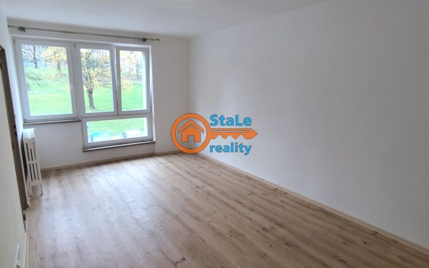 Pronájem luxusního, nově zrekonstruovaného bytu 2+1 s lodžií  54 m2