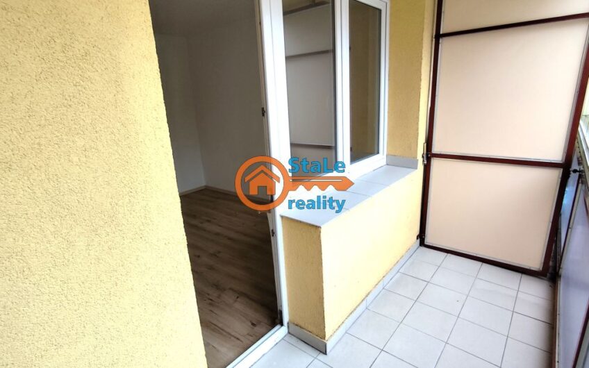 Pronájem luxusního, nově zrekonstruovaného bytu 2+1 s lodžií  54 m2